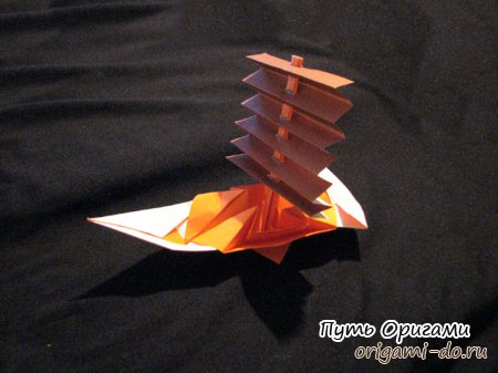 Оригинальный кораблик оригами